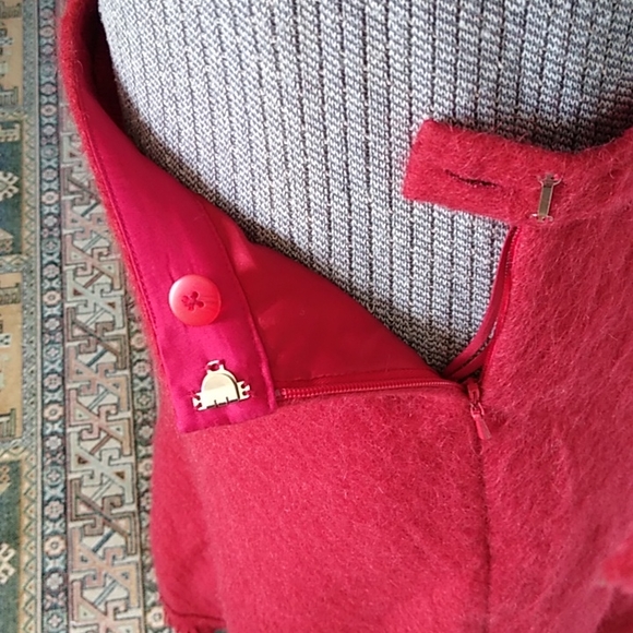 Elegant Red Skirt Set - Picture 6 of 6